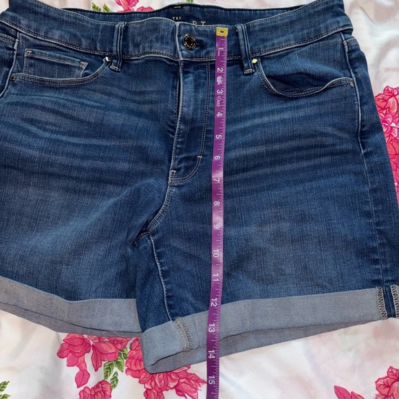 White House Black Market Blue Jean Shorts with Classic Cuffed Hem - Picture 3 of 6